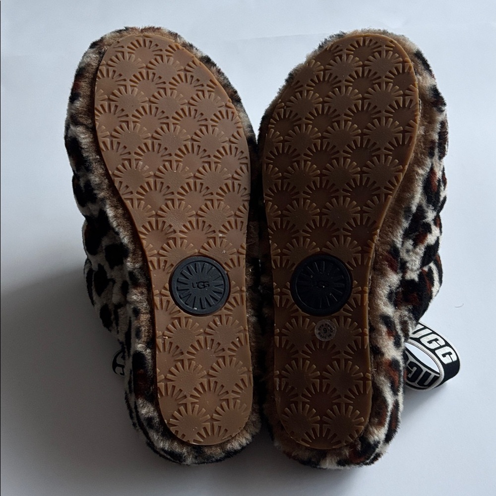 UGG Flufg Yeah Slippers - Picture 4 of 9
